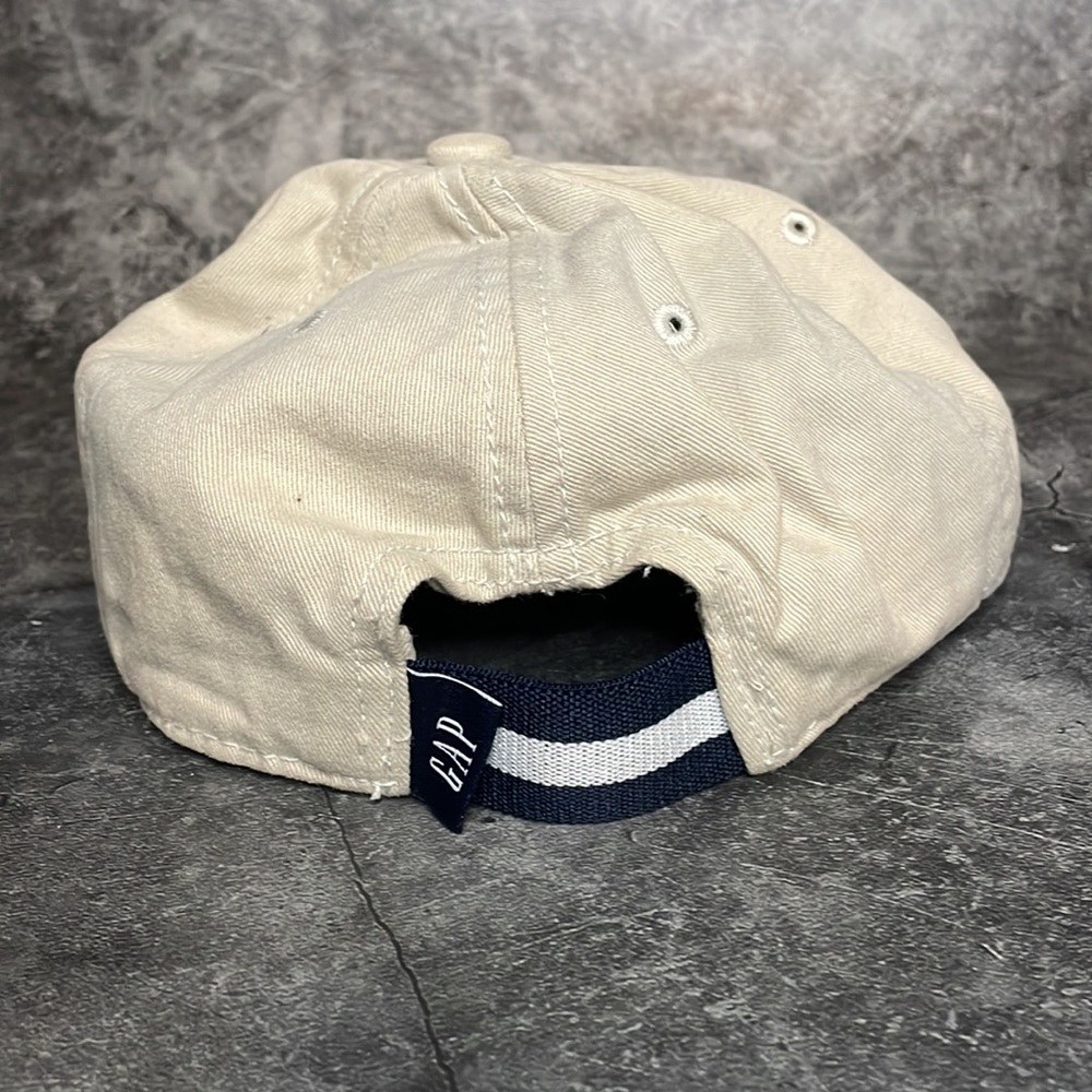 Gap Baseball Hat - Picture 2 of 5
